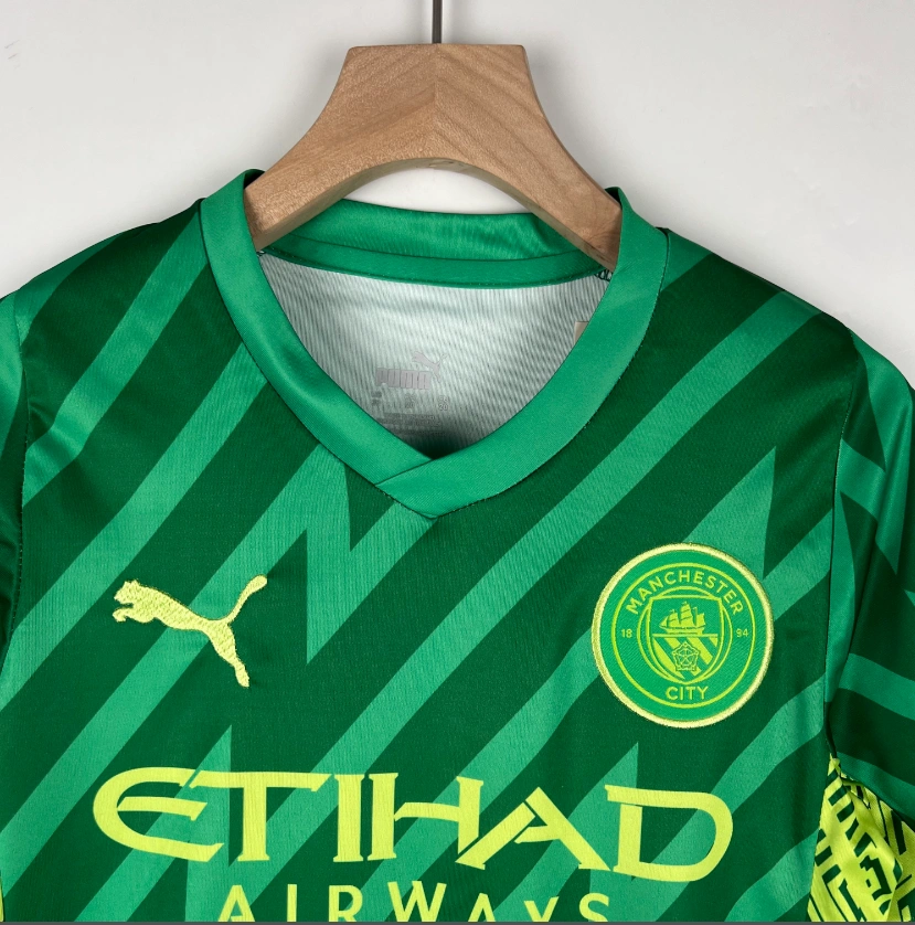 23-24 Kids Goalkeeper Manchester City Kit